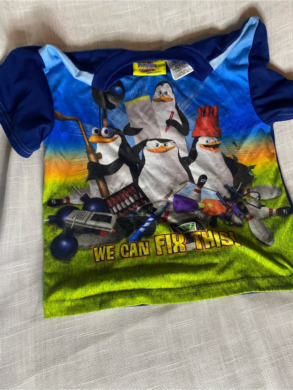Penguins of Madagascar "We Can Fix This" Graphic size 8 pajama Tee - Blue & Gree
